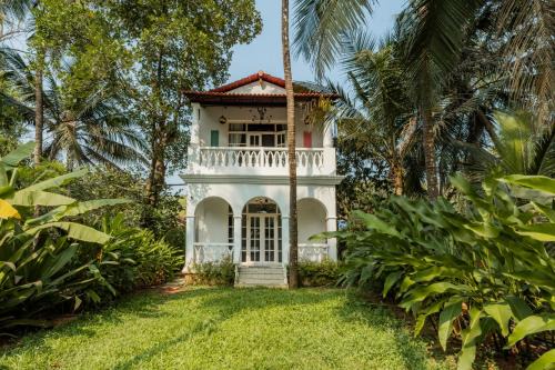 ELIVAAS Maison 10 - Luxe 4 BHK Villa With Pvt Pool, Garden & Portuguese Charm