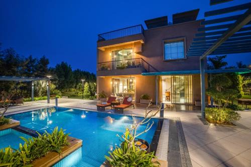 ELIVAAS Noahs Ark 3 BHK Villa with Pvt Pool, Garden & Gazebo