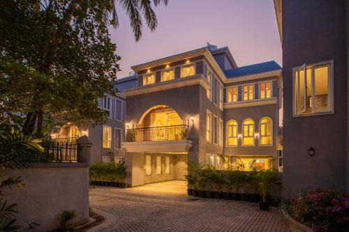 ELIVAAS Solace Azure 4 BHK Villa with Pvt Pool