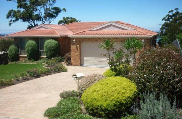 Ella Bleu: 3 bedroom home, so close to town.