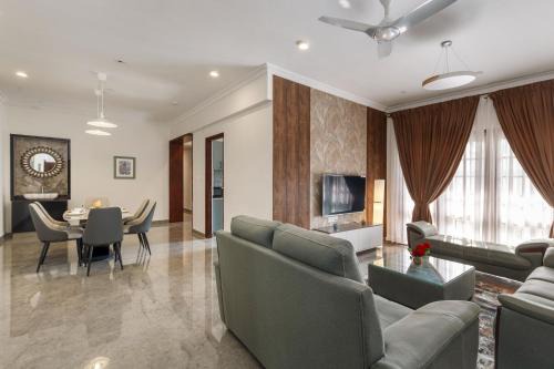 Emerald Apartment 301 Nr MG Road Daily Housekeeping