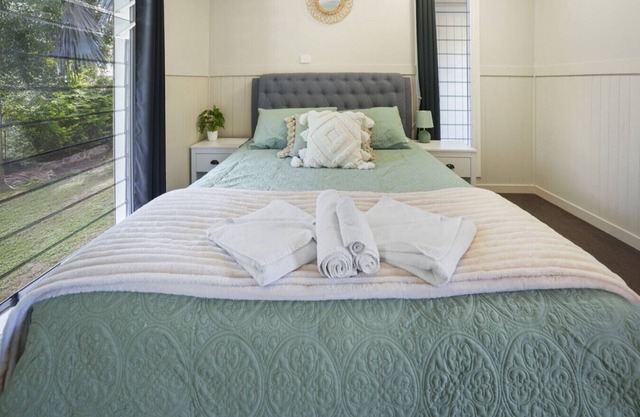 Emerald bony 1 retreat