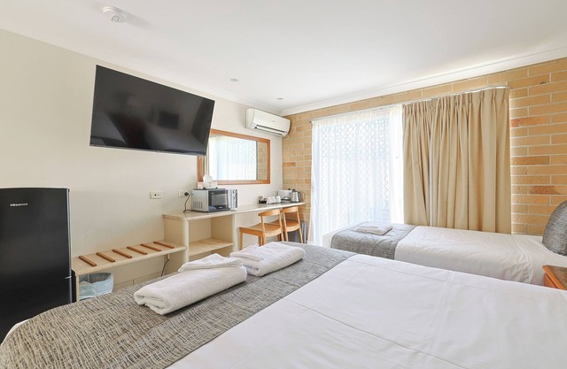 Emerald Central Palms Motel