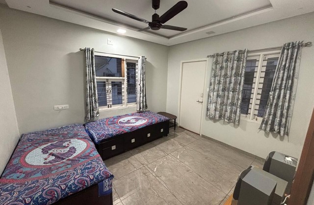 Enchanting 1-bedroom Homestaywith Attached washroom and separate entry