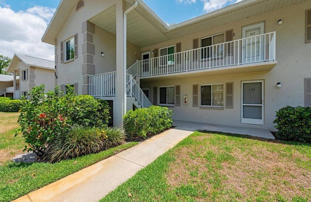 Enchanting 3-bedroom condo in Naples, LELY