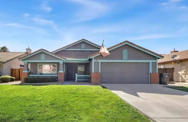 Enchanting 4BR with Rose Garden