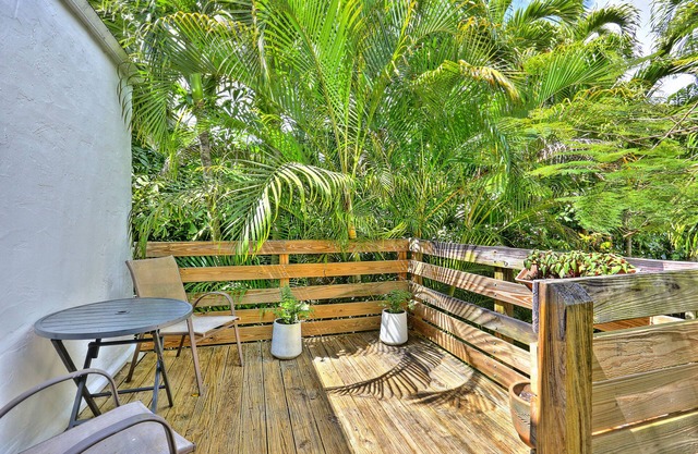 Enchanting Coconut Grove apartment