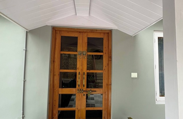 Enchanting farmhouse with WiFi in picturesque Mashobra