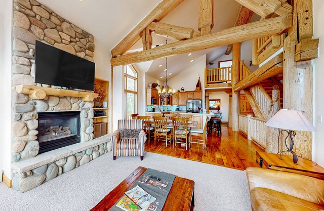 Enchanting mountain oasis with hot tub, fireplaces, deck, & views