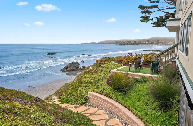 Enchanting Oceanfront Cayucos Duplex with Stunning Ocean Views!