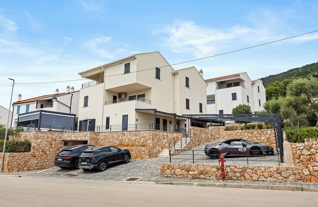 Enchanting Summer Apartment with Sea View