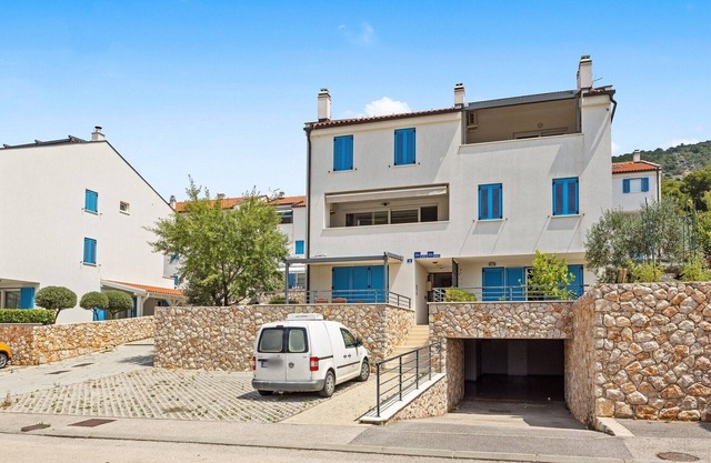 Enchanting Summer Apartment with Sea View