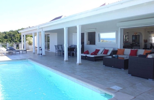 Enchanting Villa Au Coeur Du Rocher, WIFI, POOL
