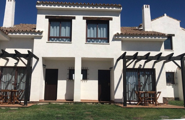 Encinar, Magnificent private urbanization Sierra de Sevilla, leisure options!