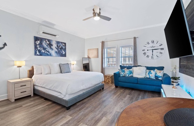 "Endless Summer" #259 Studio Sleeps 4