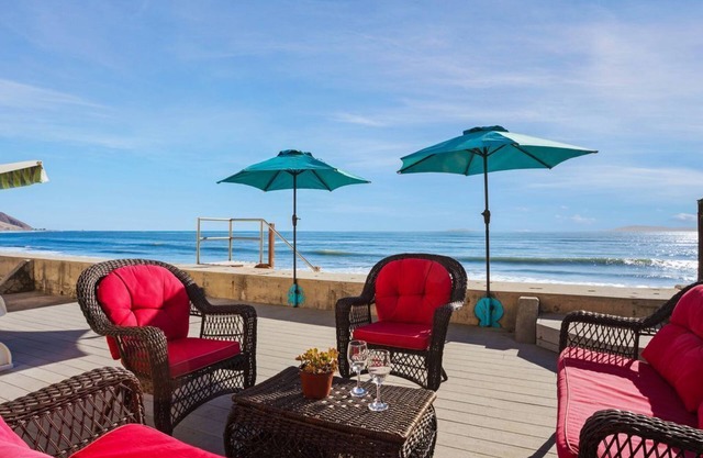 Endless Summer! Large Family Friendly Beach House!