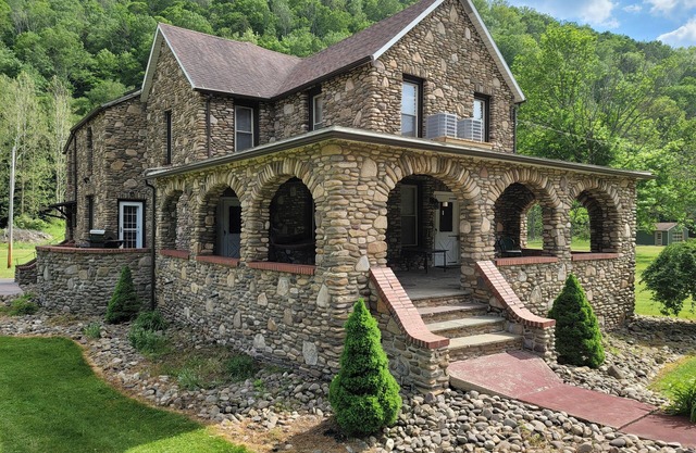 English Center Manor