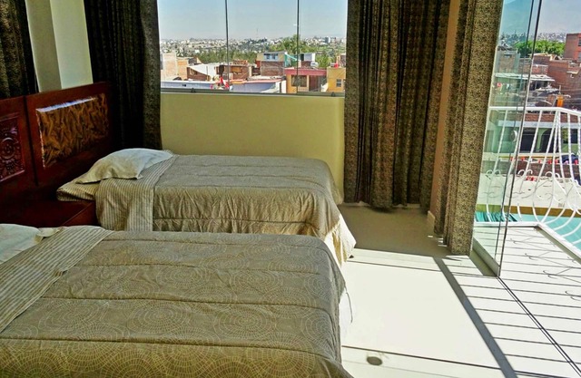 Enjoy a relaxing time at La Casa H- !Cheaper rates for smaller groups!