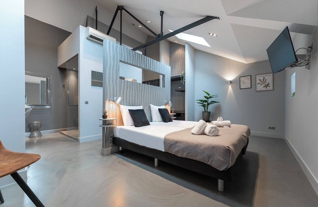 Enjoy a stylish stay in our 12-bedroom property each with a private shower and fridge