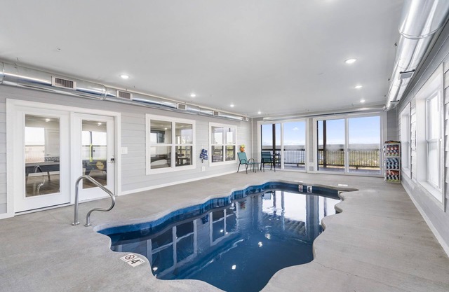 Enjoy Private Indoor Pool, Theatre Room & Game Room, Lake Views, Free Daily Tickets!