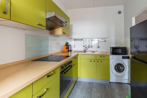 Enjoy your stay with DKN apartments - Mon-Sun - Late night check-in - Multilanguage - Near S-Bahn - Witamy serdecznie