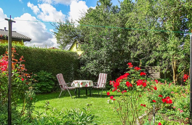 Enjoy your vacation at the Scheriner See in this cozy and bright furnished basement apartment.