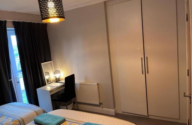 Ensuite Twin Room near Dublin Airport and City