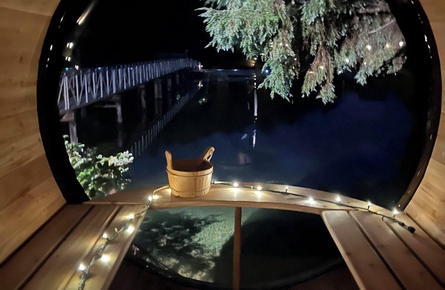 Entire cottage in Bamfield, oceanfront property Hilltop cabin with dock.