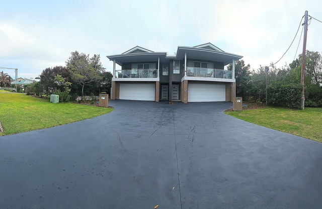 Entire Duplex perfect for 2 families, 400 mtres to clear waters of Jervis Bay