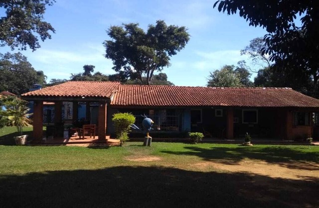 ENTIRE FARM - BIRDS SONG INN