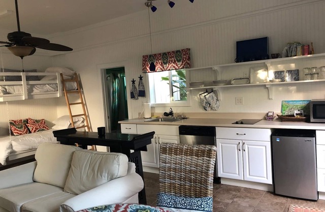 Entire Fantastic Kailua Cottage. waiting for you!