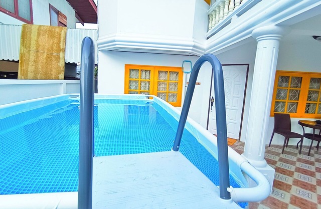 Entire House for 9 people near BTS Onnut