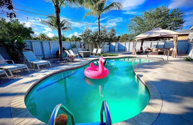 Entire House Climatized Pool Close to the Beach