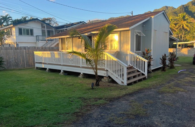 Entire House, Ocean front, White Sand Beach across the street.