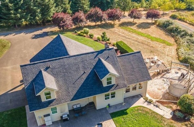 Entire House On 5 Private Acres.