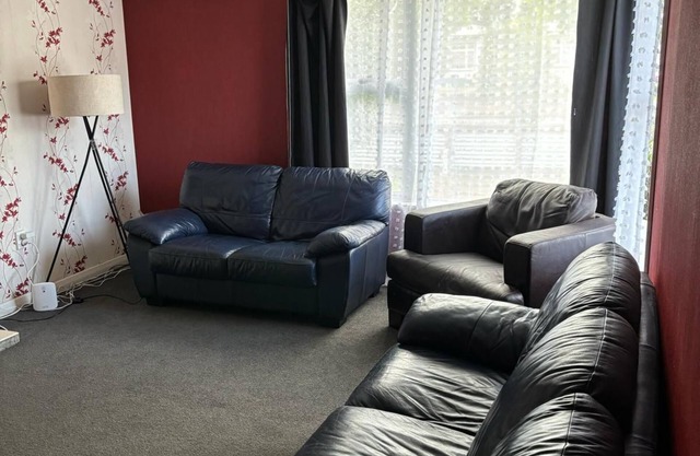 Entire Property 5 minutes to CitynPerfect for Staff, Families and Groups.n