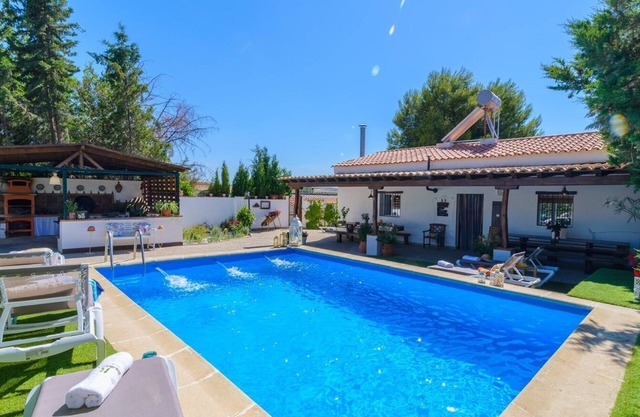 Entreolivos Casa y Cabaña Cijuela by Ruralidays