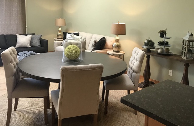 Epic on your door steps... Sunny, Spacious, comfortable!!!