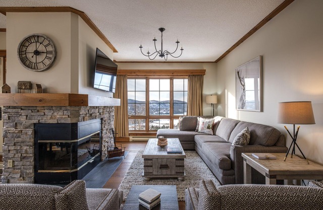 Equinox Condo | On-Resort Luxury | Direct Ski Access | Stunning View/Tremblant Living