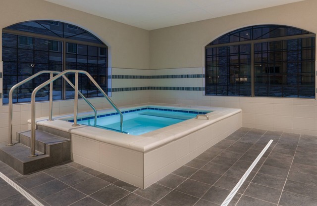 Equipped King Suite | Heated Indoor Pool Access