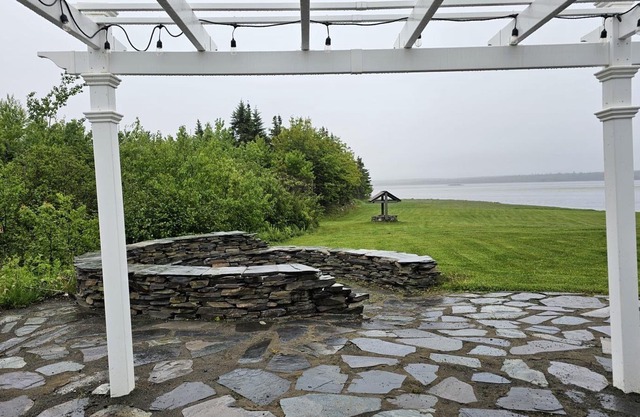 Escape to nature at Saltwater Hideaway Cottage. Panoramic views!