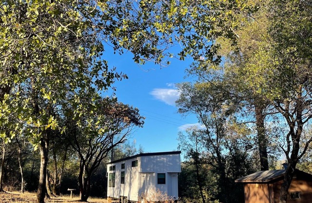 Escape to the Perfect Tiny Home Getaway