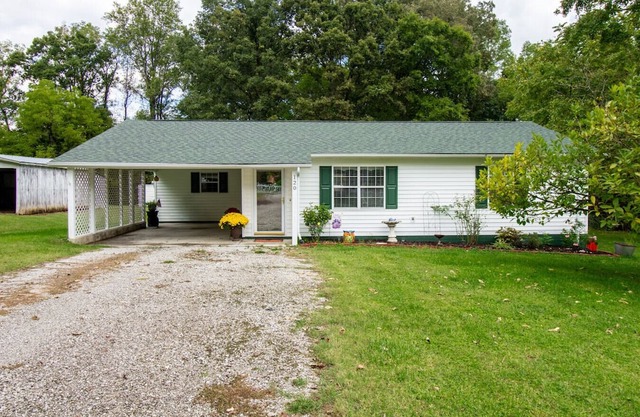 Escape to the The Hideaway in Harriman, TN