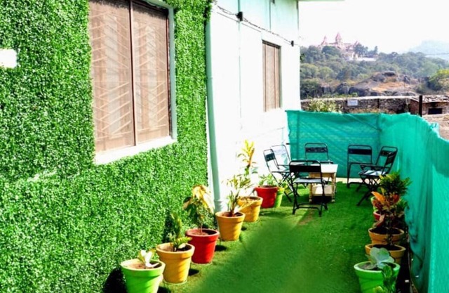 Escape to Tranquility: Family friendly Villa in the heart of the Hills!