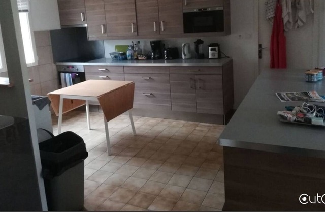 Eseka appart located near several amenities