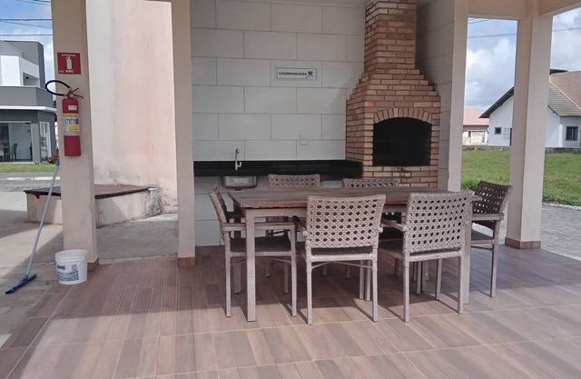 Espaço Inteiro Ideal Para Família com Crianças em Condomínio Fechado