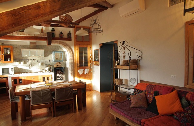 ESPERIA, splendid sea view and immersed in the typical greenery of the Trieste Karst