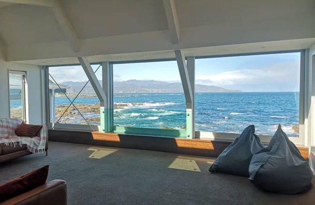 Esplanade Azure Horizon