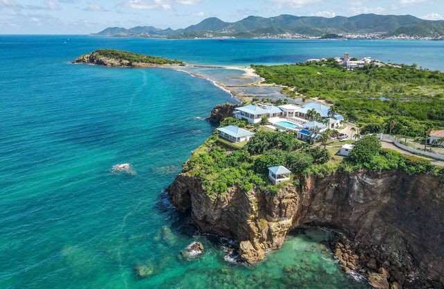 Esprit de le Mer - Stunning Cliffside Villa - Breathtaking Views