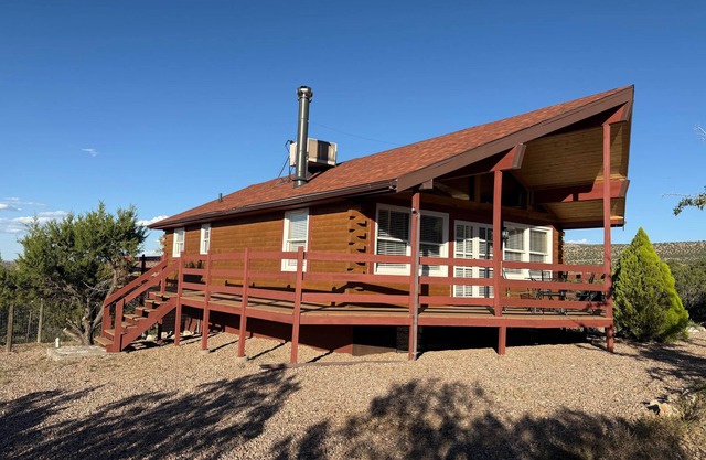 Estrella Vista– Rustic Charm Meets Celestial Skies